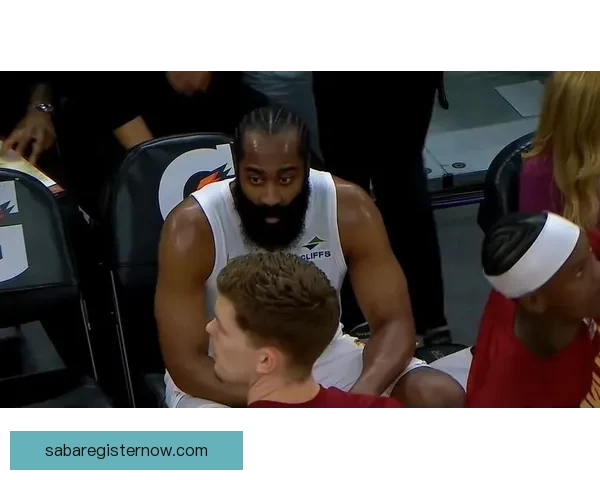 一级恶意犯规引争议塞克斯顿垫脚哈登施罗德绕掩护撞理查兹要害